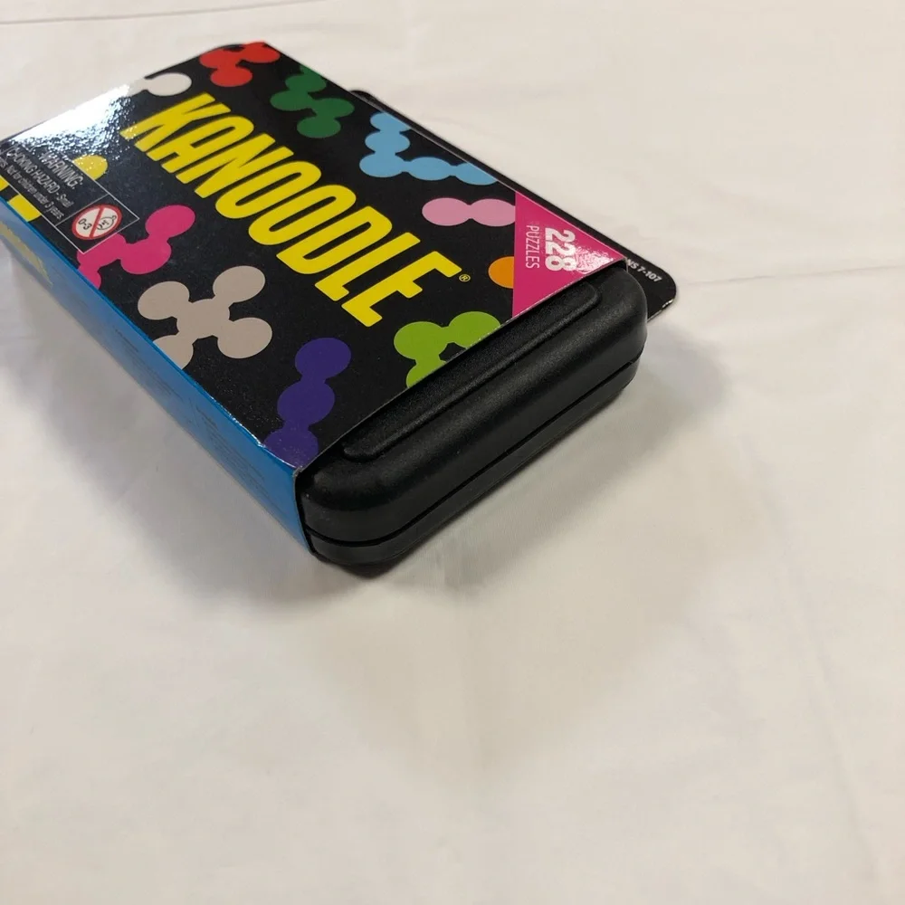 NEW Educational Insights Kanoodle Brain-Teasing Puzzles 14pcs Ages 7+